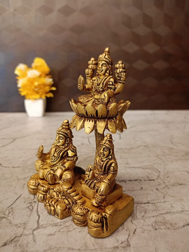 DecorsOne Brass Lakshmi Kuberar Idol