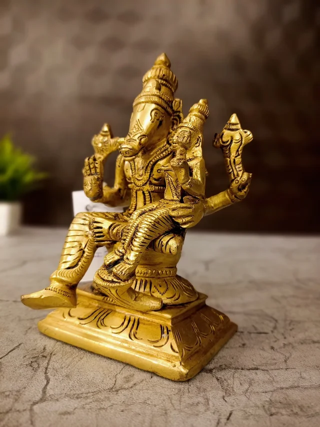 DecorsOne Brass Lakshmi Hygervar Idol 6"