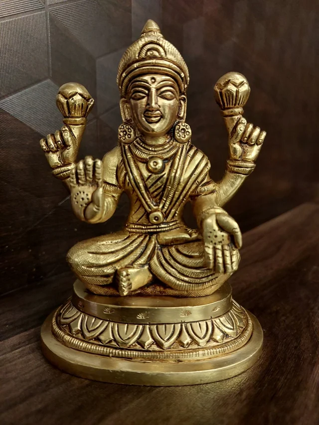 DecorsOne Brass Lakshmi Idol For Pooja
