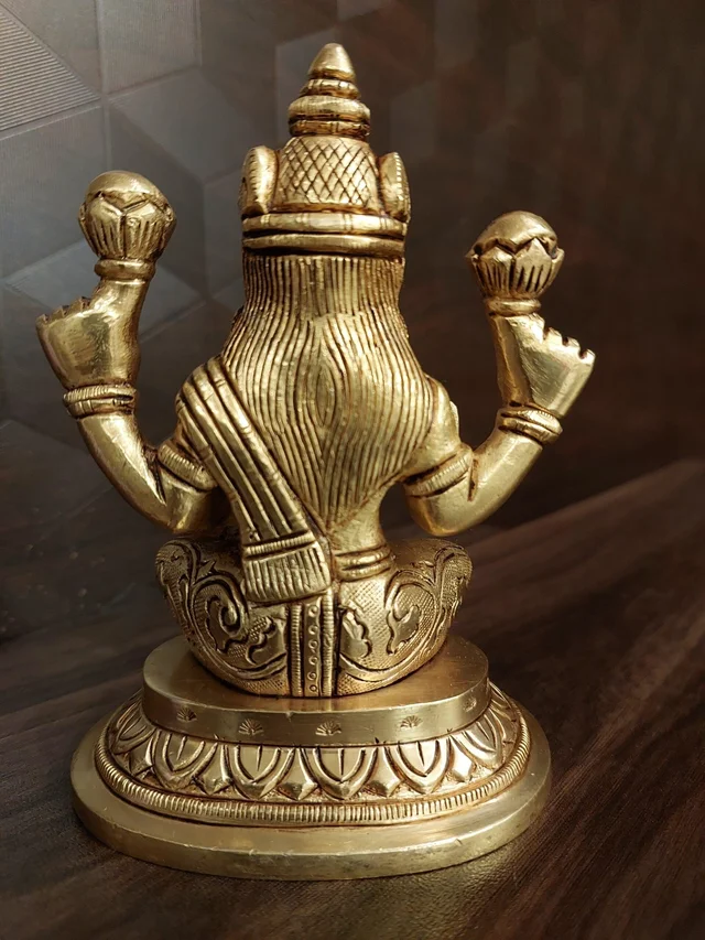 DecorsOne Brass Lakshmi Idol For Pooja