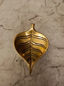 DecorsOne Brass Leaf Diya 1.5″