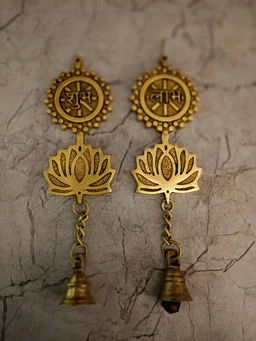 DecorsOne Brass Lotus With Bell Wall Mount Pair 10"