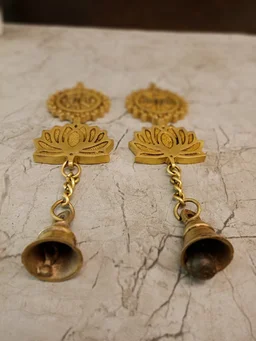 DecorsOne Brass Lotus With Bell Wall Mount Pair 10"
