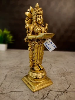 DecorsOne Brass Paavai Diya 8"