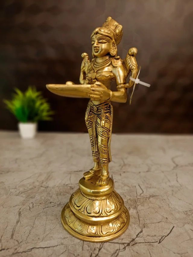 DecorsOne Brass Paavai Diya Standing 11"