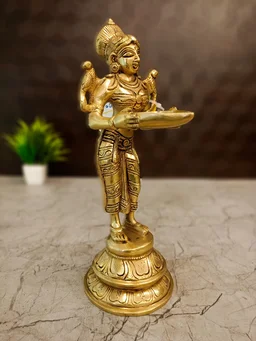 DecorsOne Brass Paavai Diya Standing 11"