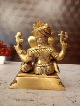 DecorsOne Brass Pagadi Ganesha idol For Pooja 7.5"