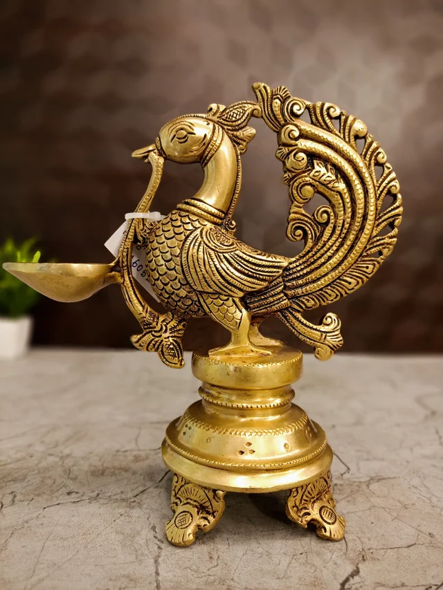 DecorsOne Brass Annam Designe Base Single Face Diya 8.5"
