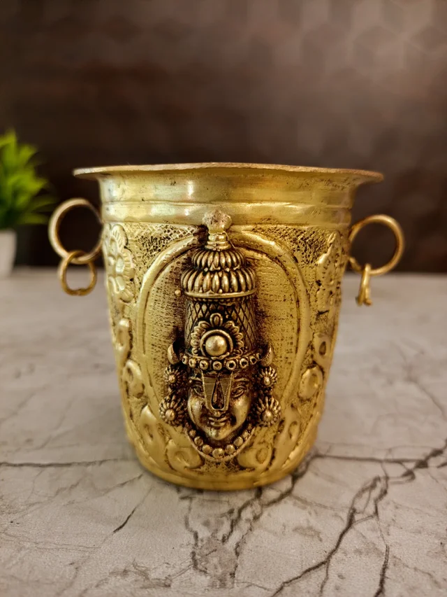 DecorsOne Brass Perumal With Lakshmi Padi 3"