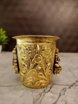 DecorsOne Brass Perumal With Lakshmi Padi 3"