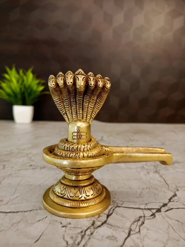 DecorsOne Brass Shiva Lingam Idol Plain 4"