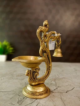 DecorsOne Brass Single Face Diya On Round Base 7"