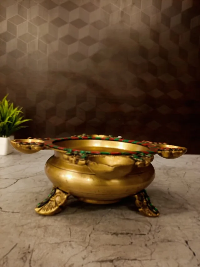 DecorsOne Brass Stone Uruli With Four Diyas 3.5''