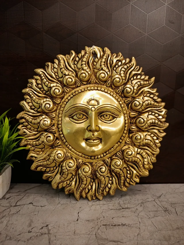 DecorsOne Brass Sun Face Wall Mount 11.5"