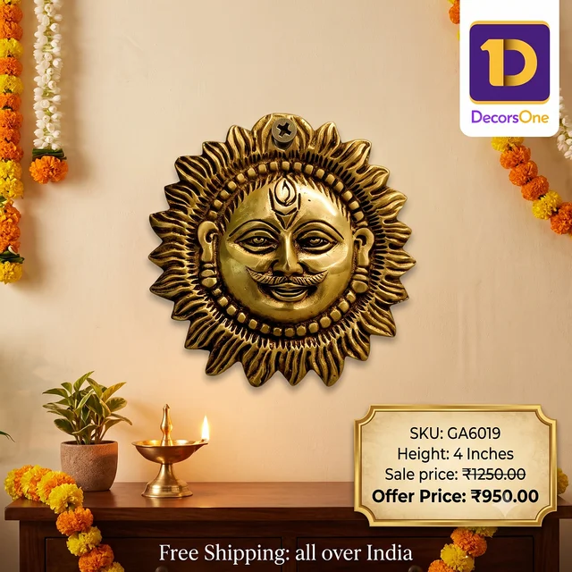 DecorsOne Brass Sun face Wall mount 4"