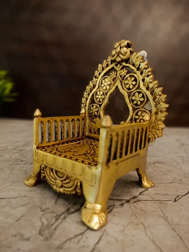 DecorsOne Brass Thiruvachi 6.5''