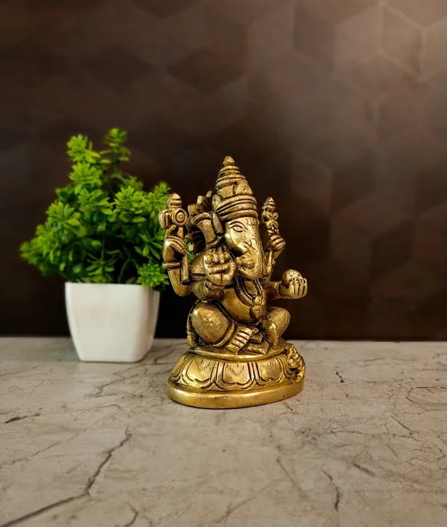 DecorsOne Authentic Brass Siddhi Vinayakar on Oval Pedestal | Valampuri Ganesha Idol for Vastu & Elite Decor