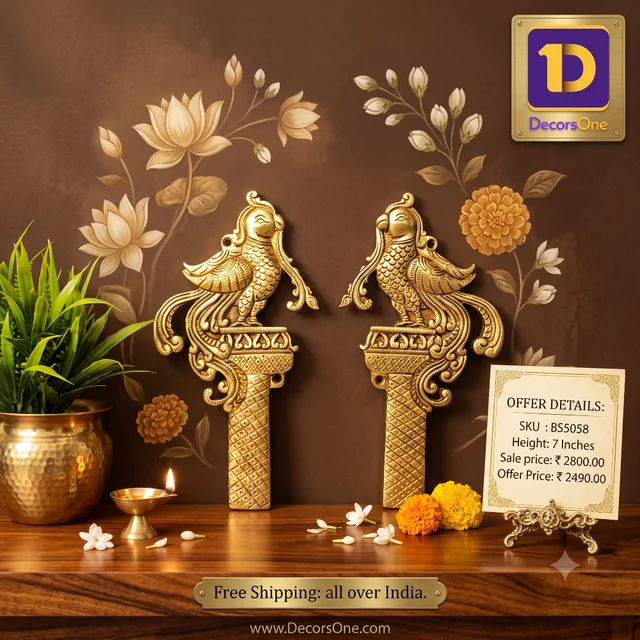 DecorsOne Brass Annam Design Door Wall Mount 7"
