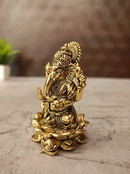DecorsOne Brass Fine art Ganesha on Lotus Idol