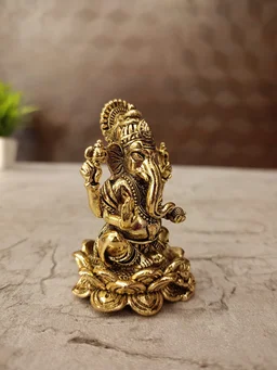 DecorsOne Brass Fine art Ganesha on Lotus Idol