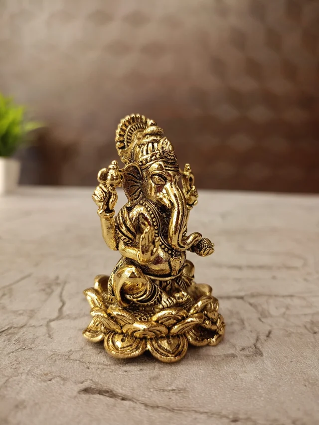 DecorsOne Brass Fine art Ganesha on Lotus Idol
