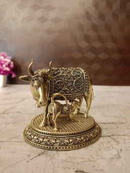 DecorsOne Brass Fine art Gomatha Idol