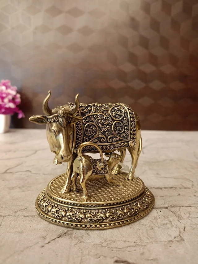 DecorsOne Brass Fine art Gomatha Idol