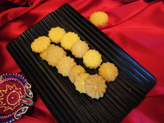 Kesar Elaichi Cookies 