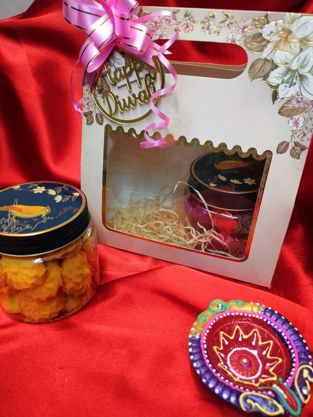 Diwali Gift Pack Contains 1 Jar Cookies,1 Jar Chocolate In A Gift Pack 