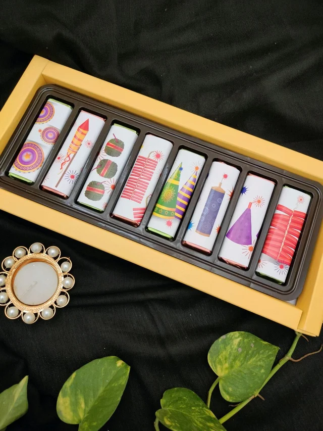 Q Bar Box Contains 8 Pcs Chocolate Bars 