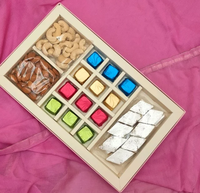 Combo Pack Of Sweet, Dryfruit And Chocolates 