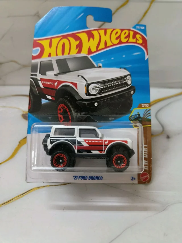 21 FORD BRONCO | HW Dirt | White | 213/250
