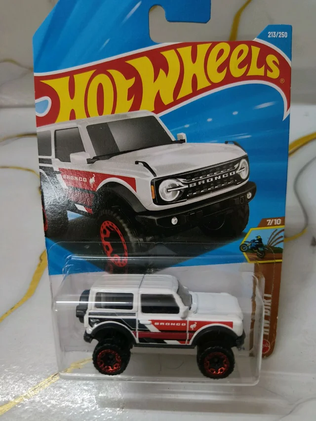 Hot Wheels 21 FORD BRONCO | HW Dirt | White | 213/250