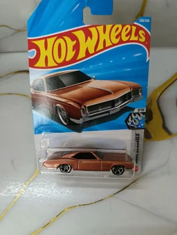 Hot Wheels '66 Buick Riviera | Cool Classics | Copper Brown | 228/250