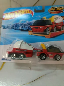 Hot Wheels Track Fleet | Hot Meals | HYT56
