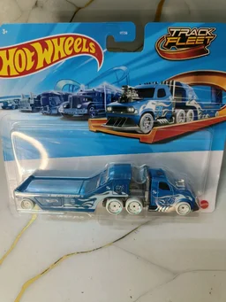 Hot Wheels Track Fleet | Semi Rodger Dodger | HYT56