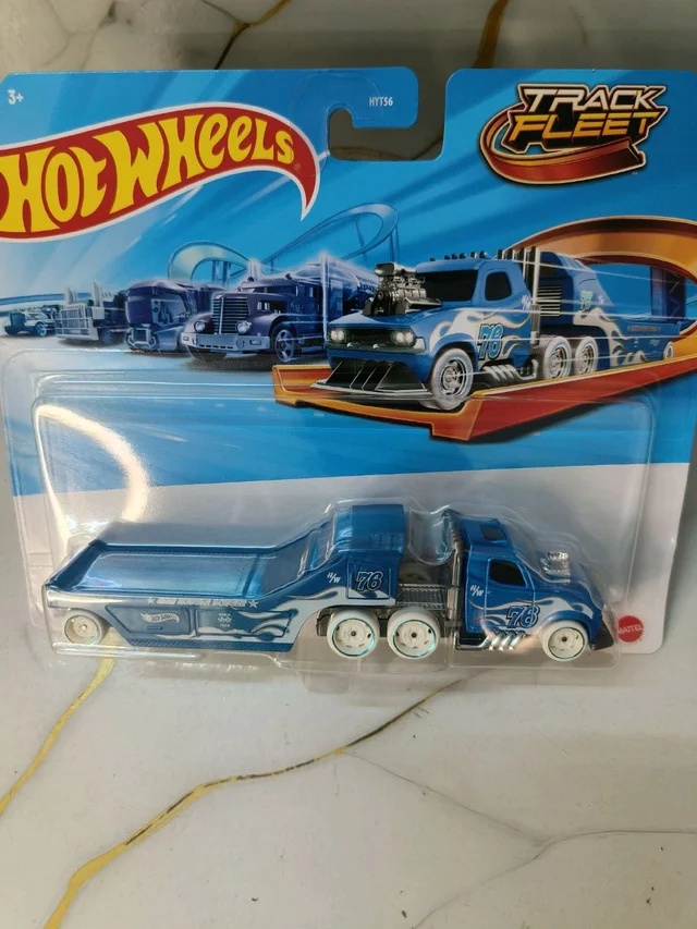 Hot Wheels Track Fleet | Semi Rodger Dodger | HYT56