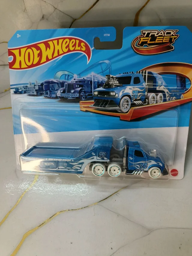 Hot Wheels Track Fleet | Semi Rodger Dodger | HYT56
