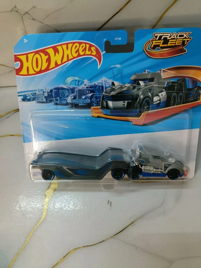 Hot Wheels Track Fleet | Semi Twin Mill | HYT56