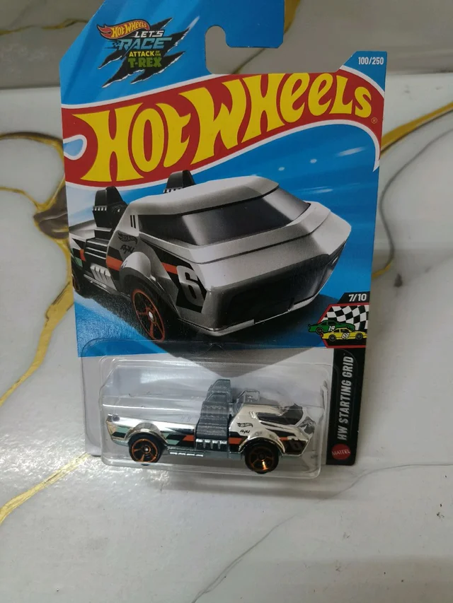 Hot Wheels Twin Dorado | HW Starting Grid | Chrome | 100/250