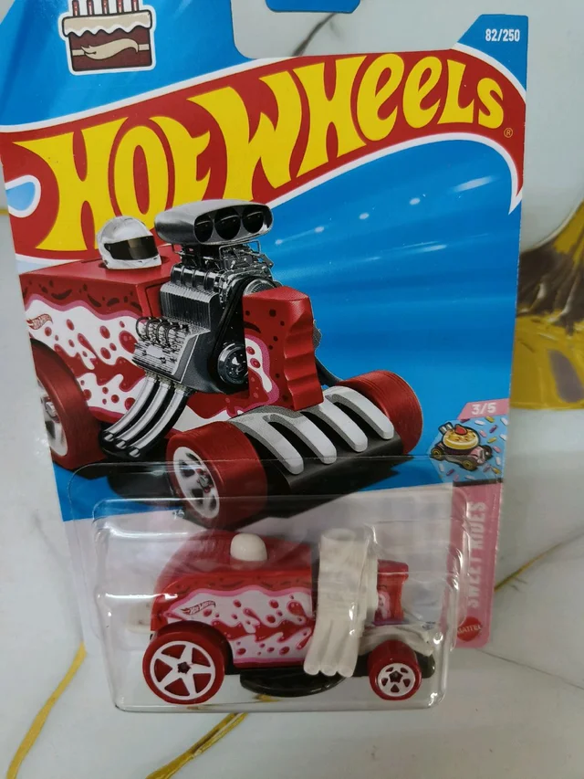 Hot Wheels Birthday Burner | Sweet Rides | Red | 82/250