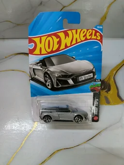 Hot Wheels 2019 Audi R8 Spyder | Drop Tops | Silver | 130/250