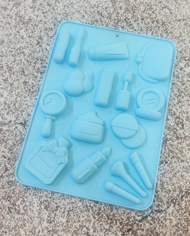 MAKE UP MOULD