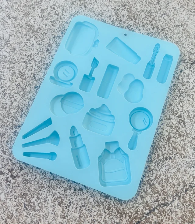 MAKE UP MOULD