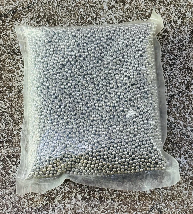 Silver Sprinkle Balls - Big 1 Kg Pack
