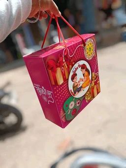 Rakhi Hamper Box - 10 Pcs Pack, 10*10*4 Inches