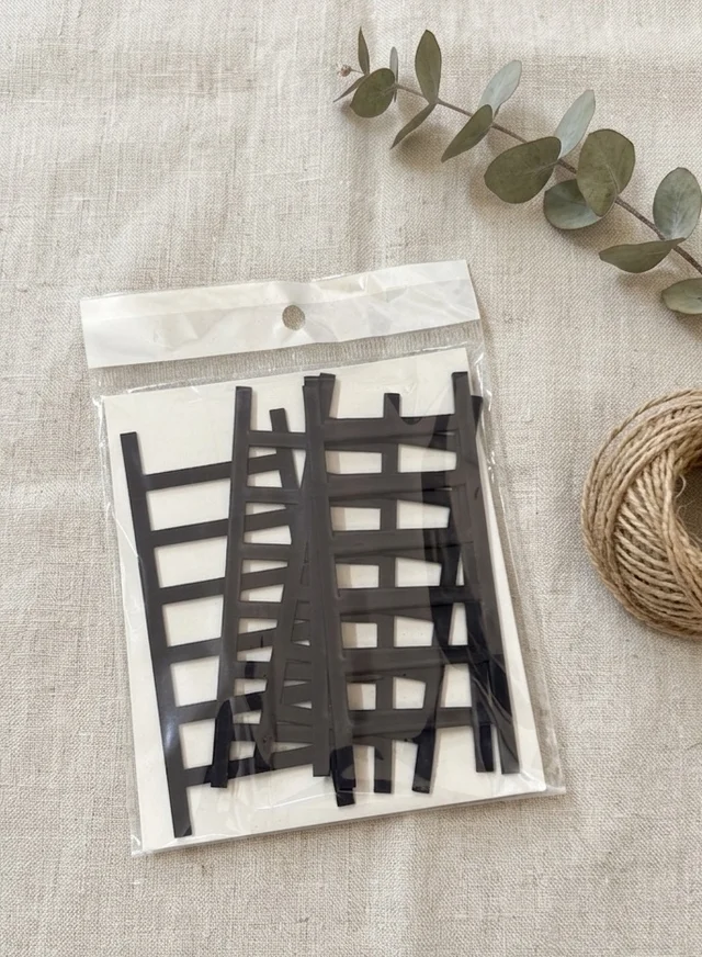 Acrylic Ladder - 4 Inches, Black, 5 Pcs Pack