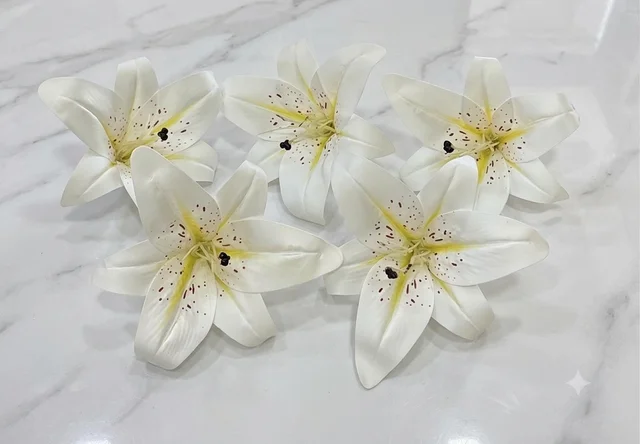 Lily Flower - White, 5 Pcs Pack