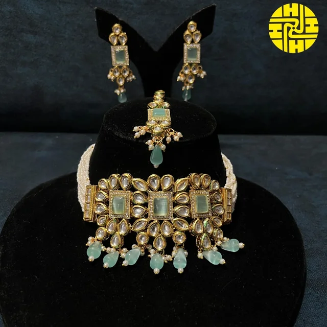 SM Elegant look Kundan Choker Set - shn-059a - Mint Green, Gold Plating
