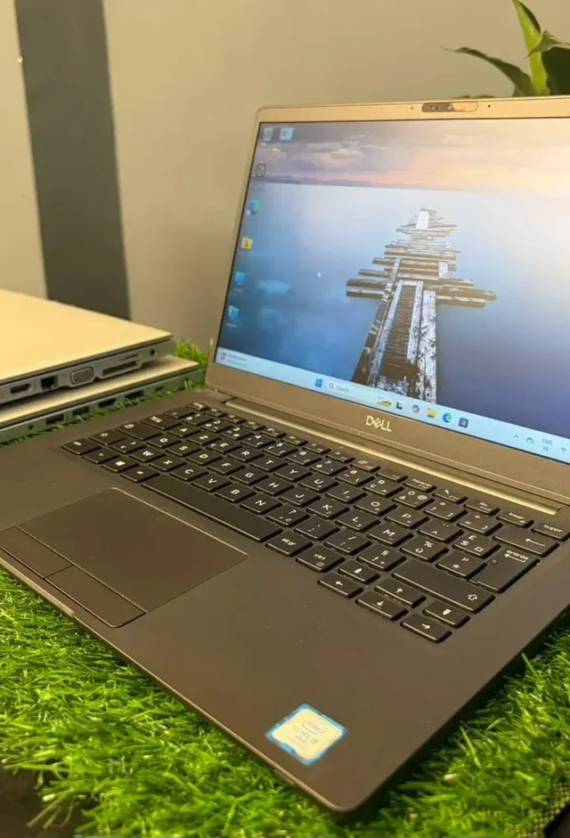 Dell Latitude 7300 8th Gen (Refurbish) - Gray, A, Corei5 8th, 13.3, 256GB, 8GB
